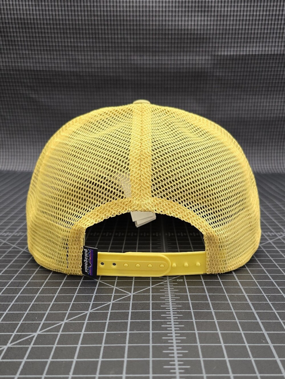 PATAGONIA P-6 LOGO TRUCKER HAT - OAR TAN - Picture 4 of 10